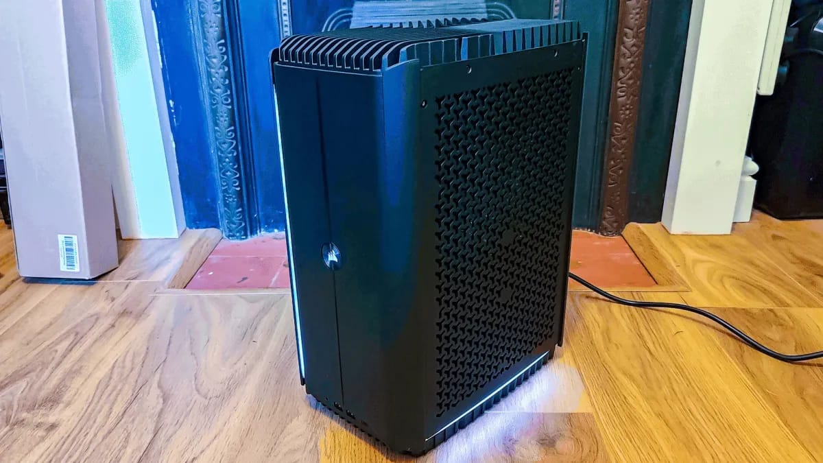 Corsair One A600 apžvalga: kompaktiškas ir tylus žvėris, kainuojantis krūvą pinigų