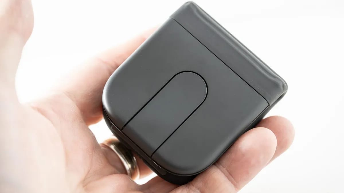 Logitech Mobi Fold apžvalga: tikrai mažytė, pusiau sulenkiama kelioninė pelė