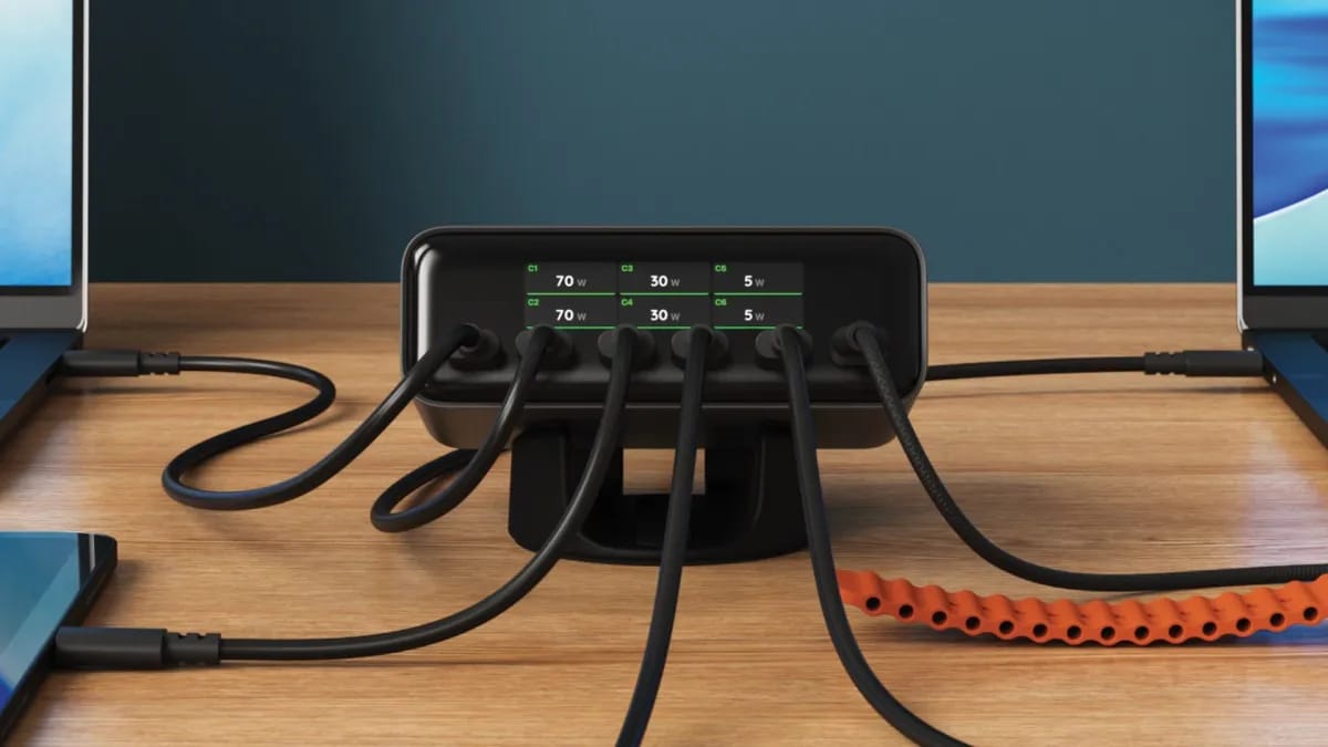 Satechi ChargeView 240W Desktop Charger sutalpino šešis USB-C portus į vieną kompaktišką blokelį